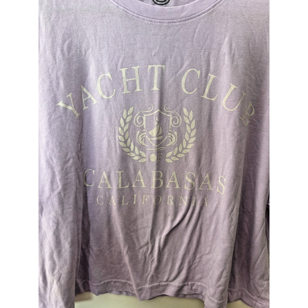 Social Culture XL Cropped T-Shirt Yacht Club Calabasas Lilac - Picture 2 of 4